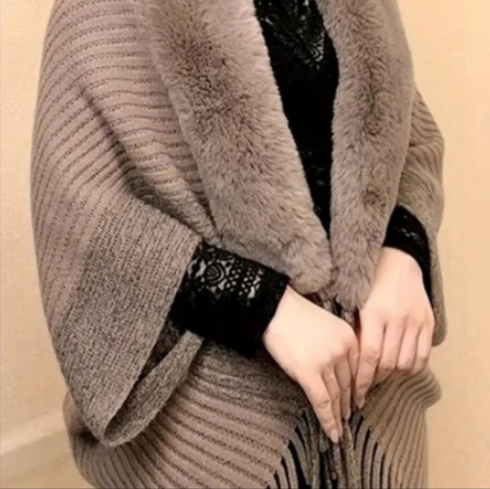 Shawl Sweater Type with faux fur trim